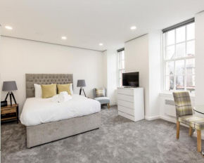 Refurbished Studio Next To The Royal Mile